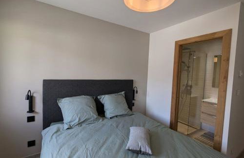 Gîte avec piscine chauffée, spa et vue sur la vallée - FR-1-589-655 - Foto 9