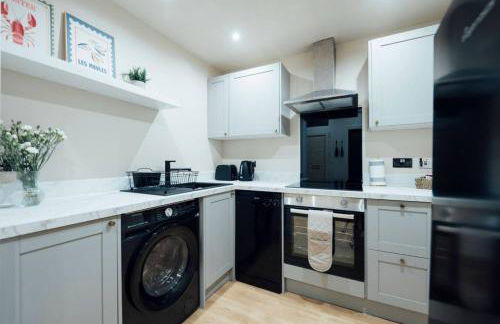 Sea View, 2 Bed Apartment, Central Largs - Foto 6