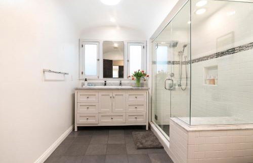 Beautiful Large 3 Bedroom 2 Bath Plus Pool and Jacuzzi - Foto 32