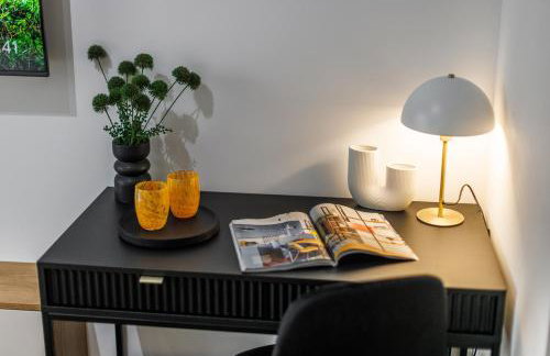 Emihouse Riverside Two-Bedroom Apartments - Free Parking, City Center - Foto 50