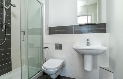 Central comfort and explore nearby cafes - Photo 3