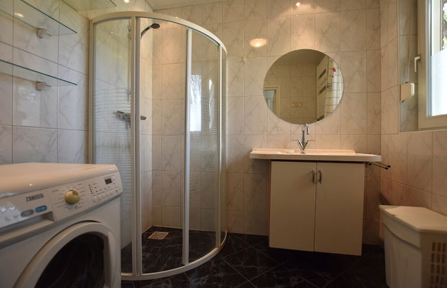 Alluring Holiday Home in Reutum-Weerselo with Hot Tub - Foto 19