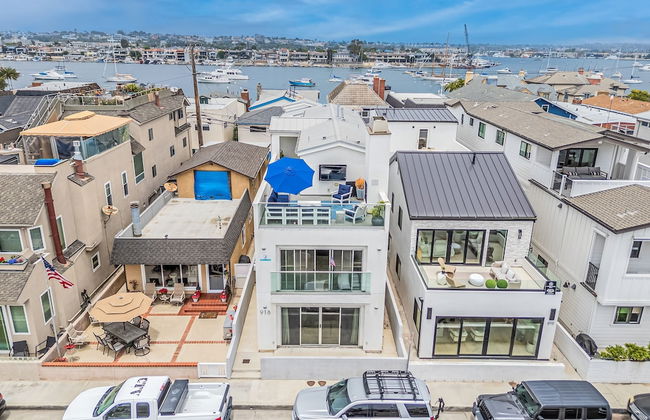 Seaside Style by Avantstay Rooftop Walk to Beach Chic Design - Photo 37