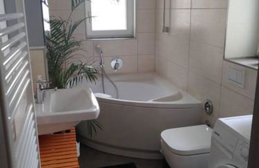 Bei Charlotte - Foto 25