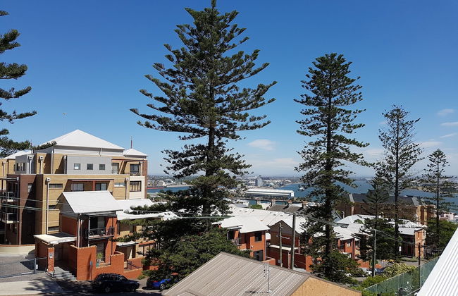 Newcastle Short Stay Apartments - Vista Apartment - Photo 18