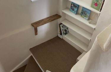 Little House - Photo 7