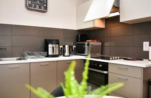 Cardiff Bay Retreat Sleeps 4 Parking - Pass the Keys - Foto 17