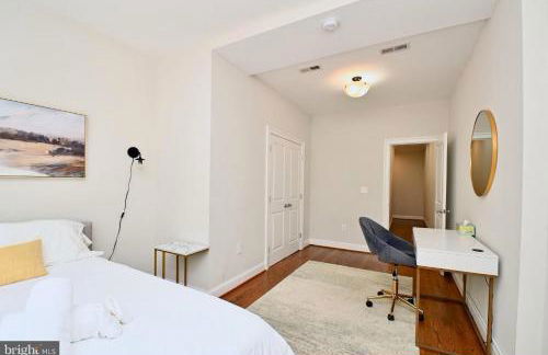 Elegant 5BR home near Capitol Hill! Free Parking! - Foto 13