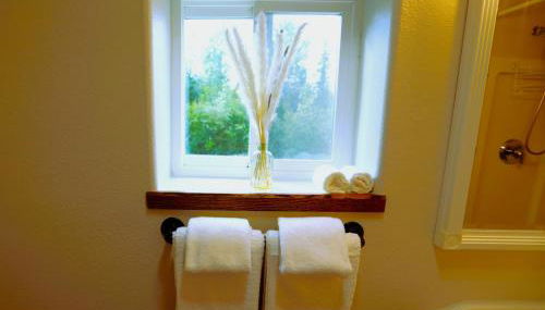 2nd Floor Newly Renovated room in Hatcher Pass Castle - Foto 5