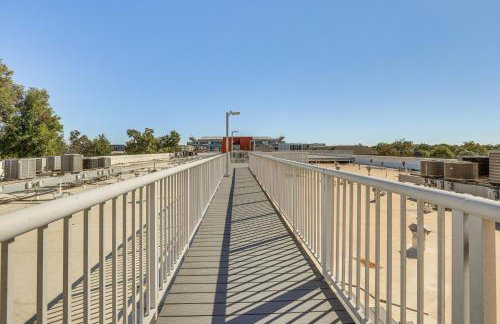 Walk to UA Campus Apt with Secure Parking! - Foto 21