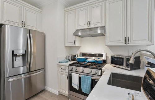 Stylish Pasadena Stay Near Old Town & Rose Bowl - Photo 8