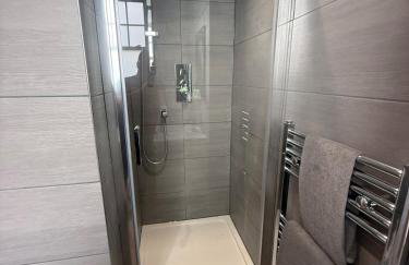 Stylish 3 bed spacious flat - Foto 23