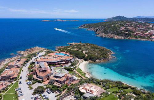 [Terrace on Porto Cervo] Swimming pool & private beach - Foto 32