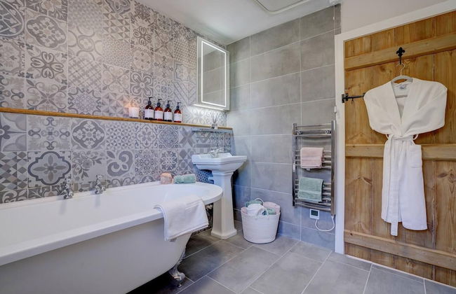 Luxury 1 bed Cottage With hot tub and log Burner - Foto 14