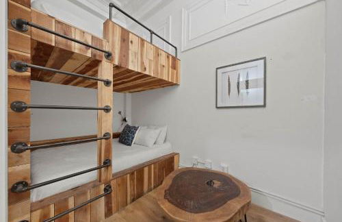 Party in Gaslamp 4BR Downtown Pad with Bathtub - Foto 21