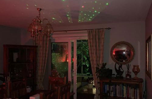 2-Bed House Sleeps 4 - Enclosed Garden - Tv & WiFi - Photo 18