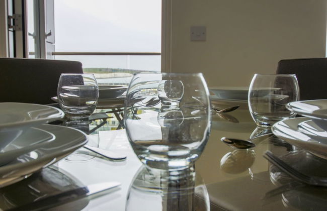 Orion Marina Sea View - Parking - by Brighton Holiday Lets - Foto 21