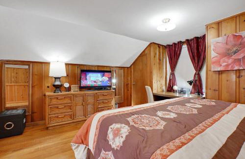 Super Cute & Cool Home with 65Inch TV 2Baths 4 Bedrooms 2King Beds BBQ Grill Fenced Backyard - Foto 61