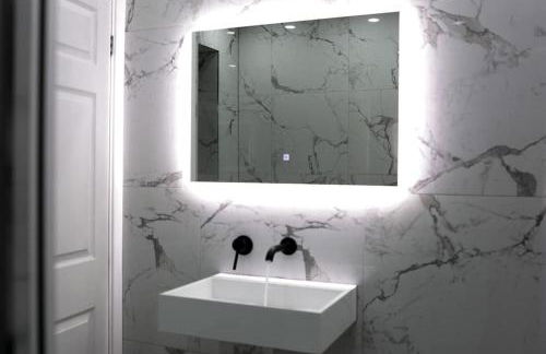 Whole House In Northampton - Photo 32