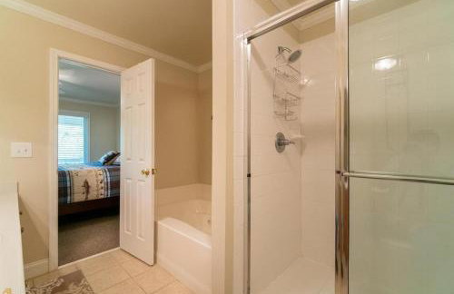 Riverfront home within walking distance of Helen - Foto 13