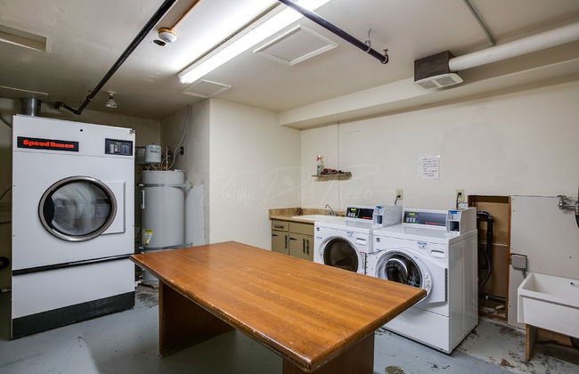 46SLL - Convenient - Economical - WiFi - Sleeps 2 - Foto 16