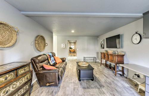 Riverfront Crescent City Home, 8 Mi to Beach! - Foto 8