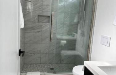 Dimond Abode Vacation Rental, Oakland California Dimond District - Photo 42