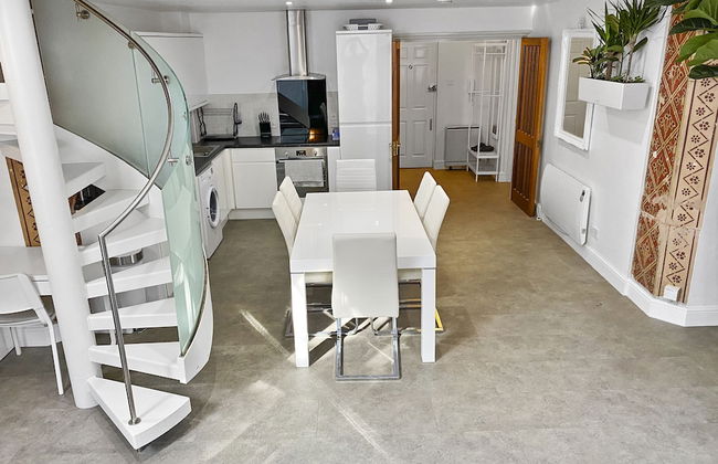 Rare 1-bed Church Converted Apartment in London - Foto 14