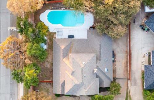 Luxurious 5 Bedroom Retreat with Pool - Foto 41