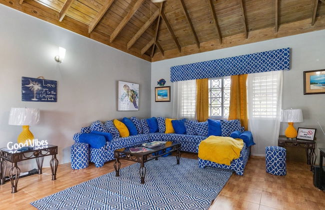 Yancey Largo Villa Perfect Jamaica Ironshore Getaway w Private Pool and Onsite Staff Services by RedAwning - Photo 37