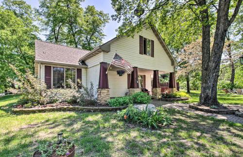 Retreat with Lake Access and Private Boat Dock! - Foto 1