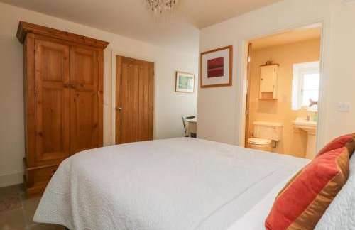 Wallerthwaite Barn Cottage - Photo 10