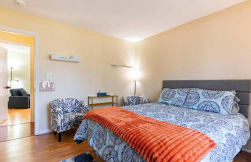 Stylish Home with BBQ Patio Prime Greensboro Spot - Foto 15