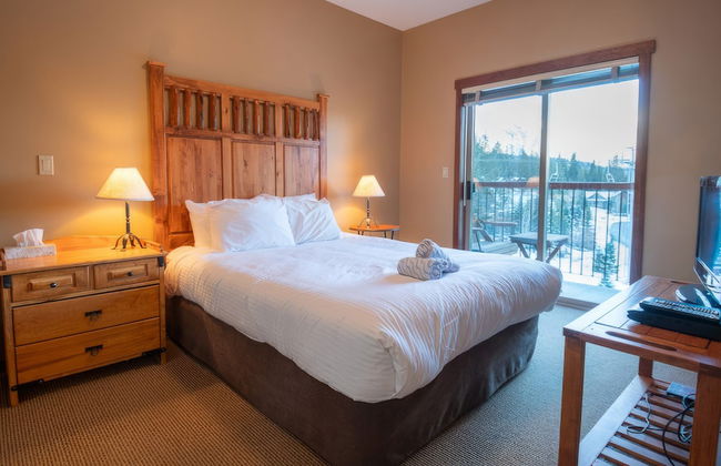 Snow Creek Lodge by Fernie Lodging Co - Photo 7