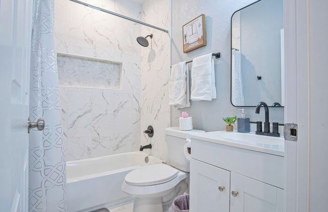 Lovely & Charming 4br/2.5ba Near Downtown's Prime - Foto 19