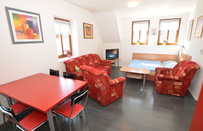 Apartment Near Ski Slopes - Photo 13