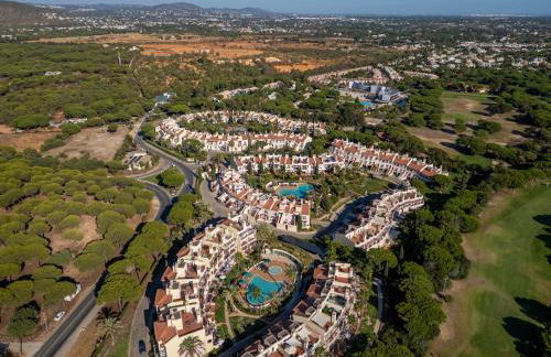 5 star Luxury Palmview apartment with large terrace and communal pool - Foto 6