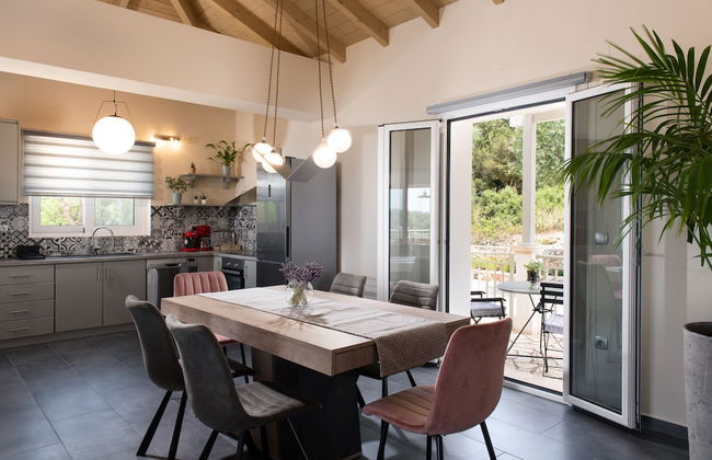 Ionian Mansion - Photo 20