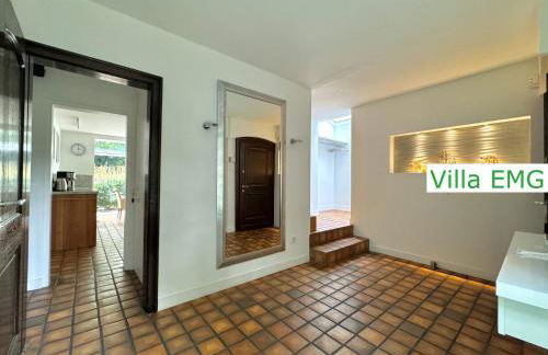 Luxus Ferienhaus Villa EMG Emsdetten nah Münster, Osnabrück, Rheine für Familien Gruppen bis 17 Personen, Pool, Whirlpool, Garten, Kamin, 6SZ - Foto 39