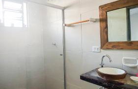 Suítes em casa centenária no centro de Socorro - Foto 5