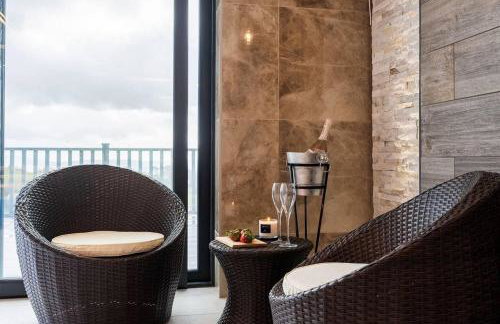 Lux Manor Sleeps 30 - Pool Sauna Hot Tub Cave - Foto 5