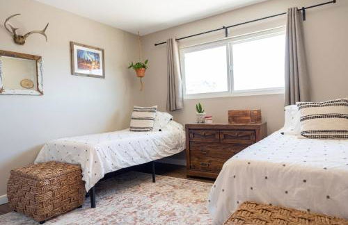 4Bd, putt putt, turf, grill, fire pit & more! - Photo 25