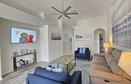 Themed kid bedrooms, 17 miles to Disney and Legoland, private pool, kitchen, wifi, washer, dryer - Foto 34