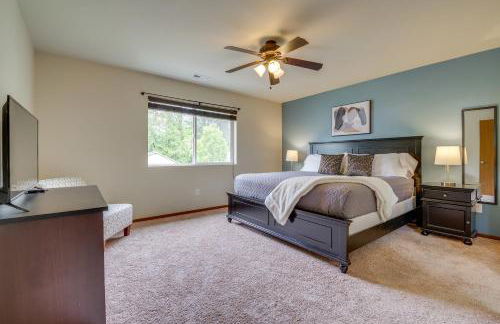 Walk to Trails and Golf Sedro-Woolley Retreat! - Foto 12