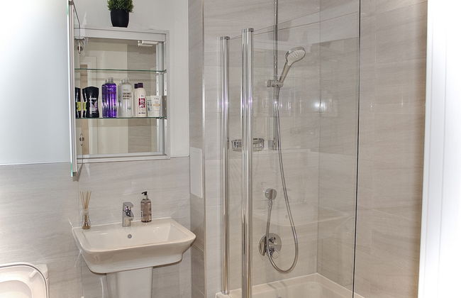 Impeccable 1bed Apartment in the Heart Ofgreenford - Foto 17