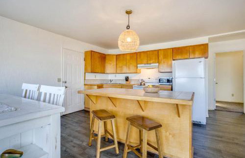 Ocean Front Duplex with Views! Dog Friendly -Surfside Cottage North - Foto 8