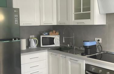 HOME SUITE HOME with FREE PARKING GARAGE - CON PARCHEGGIO INCLUSO nuovo con 2 camere da letto e due bagni - new apartament with 2 bdrooms 2 bathrooms- jellow SUBWAY METRO gialla Porta Romana 3 stops to Duomo - Foto 12