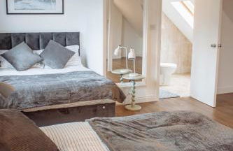 Spacious & Modern 8-Bed Home - Sleeps 13 - Parking - Foto 52