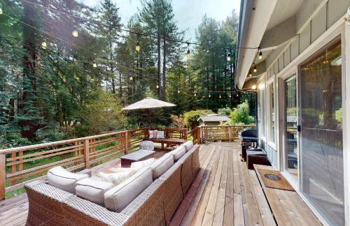 Mendocino Cozy Cabin-Large Patio Grill & Garden - Photo 24