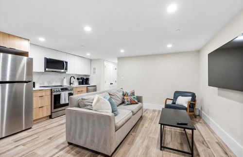 5-Bedroom Home with 2 Kitchens & Rooftop Deck, U Street and Shaw - Foto 11